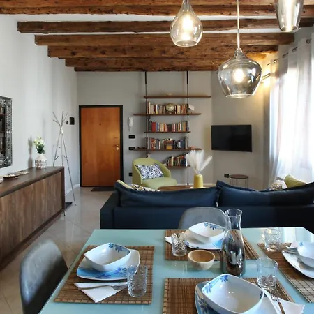 Domus Biennale, Modern In Centre. * 威尼斯