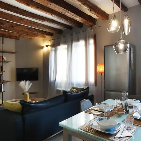 Domus Biennale, Modern In Centre. Apartament *