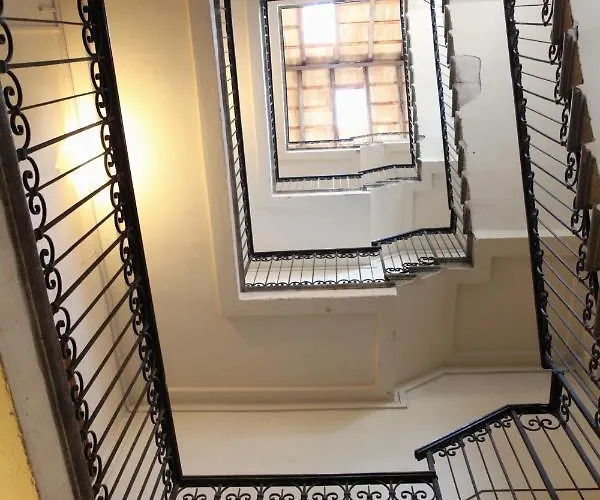 Domus Biennale, Modern In Centre. 威尼斯