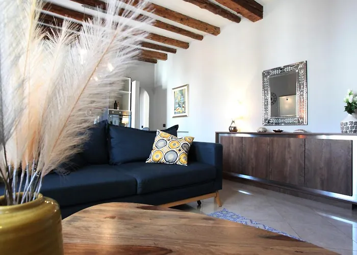 Domus Biennale, Modern In Centre. 公寓 *