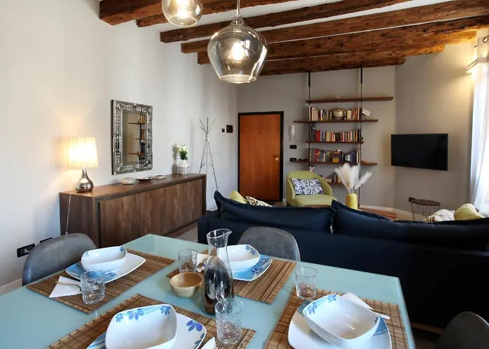 Domus Biennale, Modern In Centre. * 威尼斯